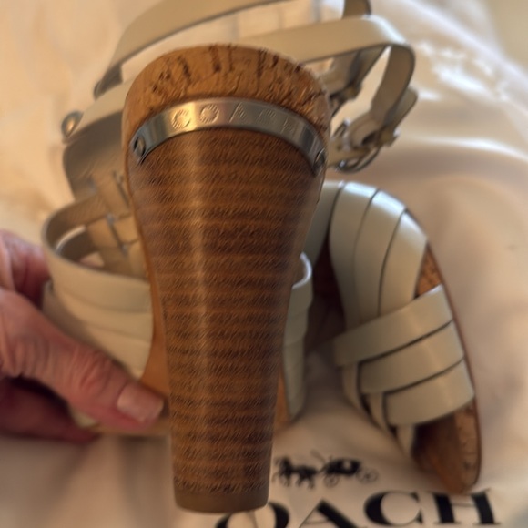 COACH SHOES 9.5 - Picture 2 of 8